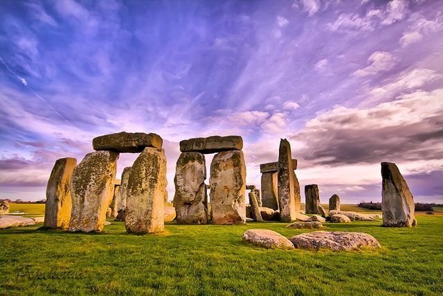 Stonehenge: The Ancient Puzzle of the Stones